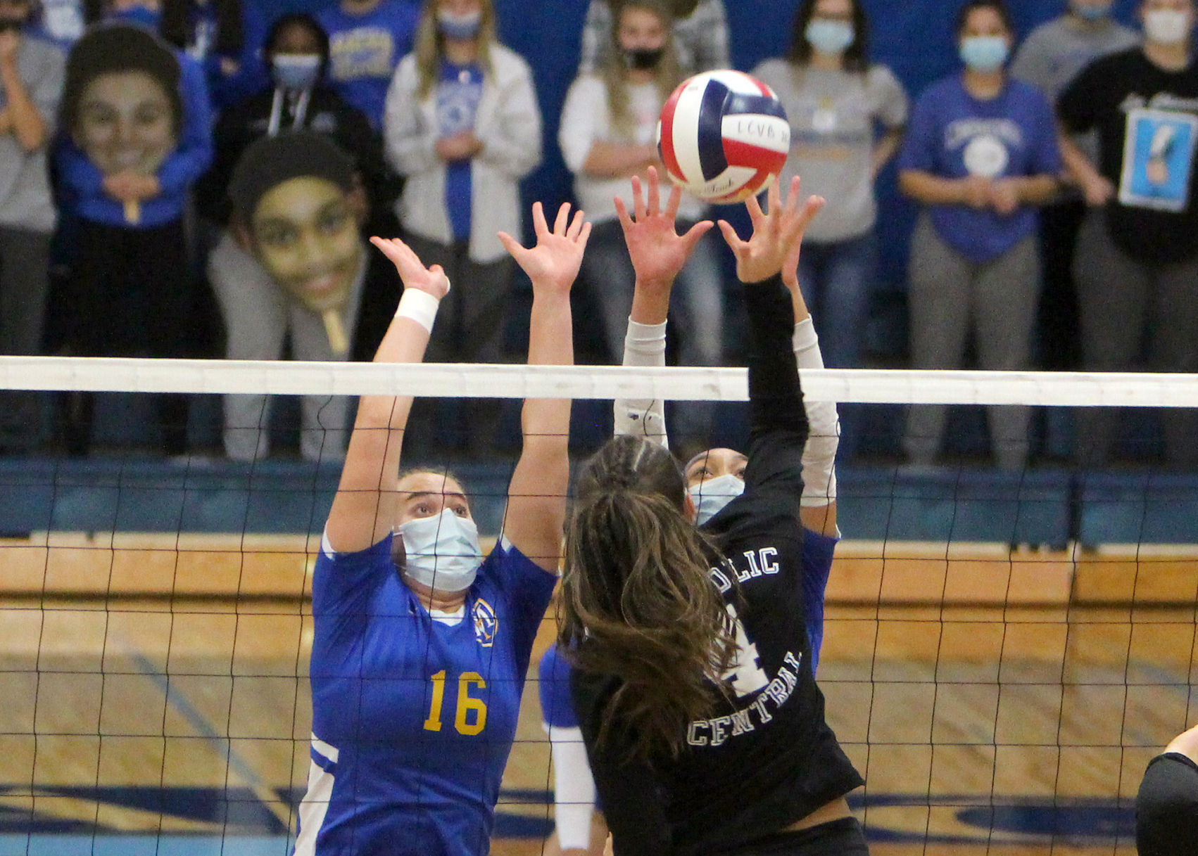 McDonell volleyball vs Catholic Central at Division 4 state championship 11-7-20